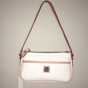 Dooney & Bourke 🆕 with tags, perfect condition!